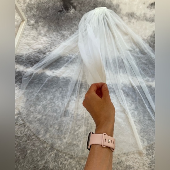 Designer Ivory Fingertip Wedding Veil with Blusher - Picture 9 of 11